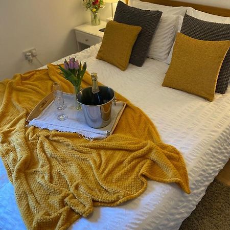 לונדון Guest Bedroom With King Size Bed In Brixton מראה חיצוני תמונה
