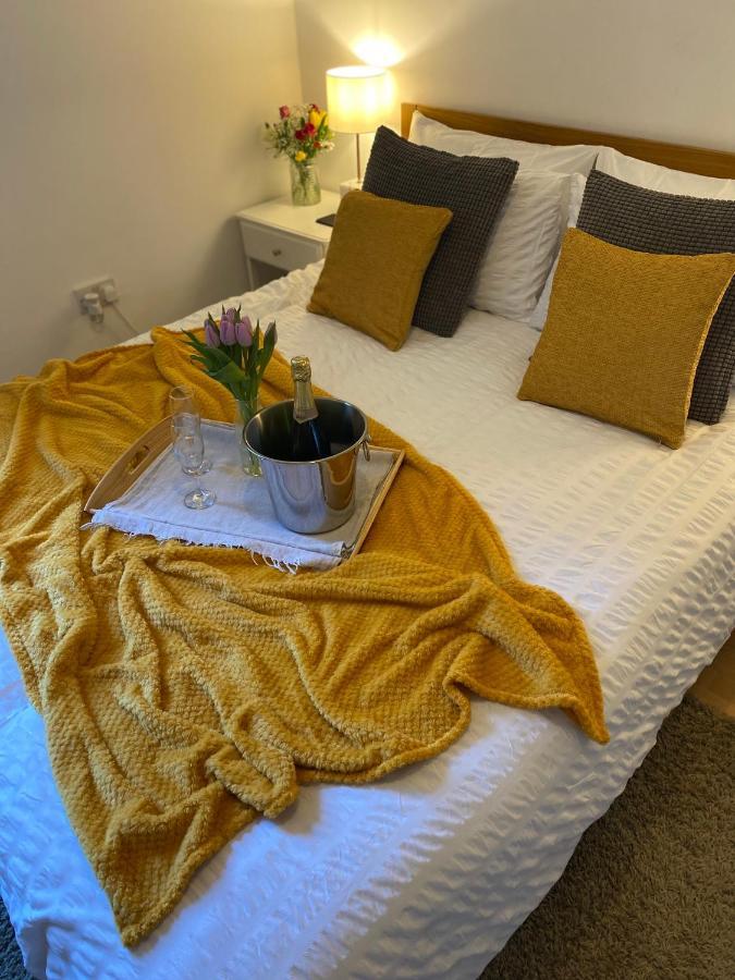לונדון Guest Bedroom With King Size Bed In Brixton מראה חיצוני תמונה