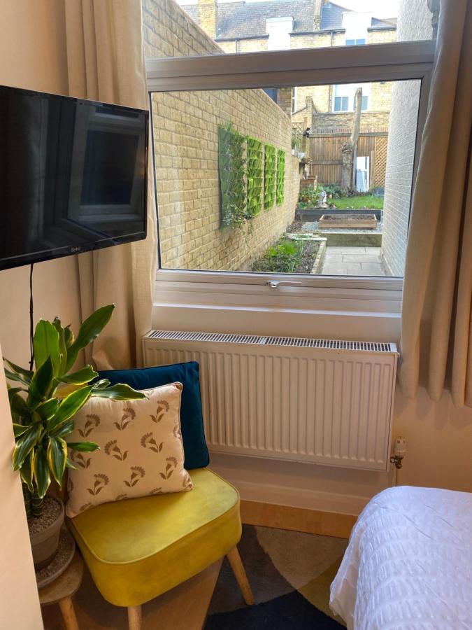 לונדון Guest Bedroom With King Size Bed In Brixton מראה חיצוני תמונה